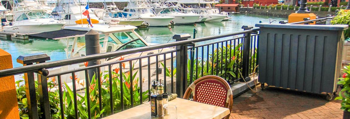 lanterna restaurant patio 1