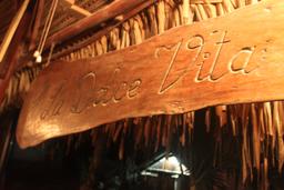 la dolce vita sign 12