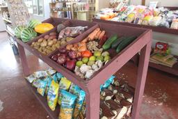 produce shelves samaraorganics 13