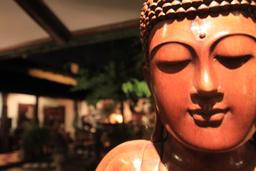 park cafe entrance statue face13