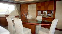 dining table yacht azimut 3155