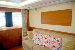 yacht azimut tv room coach