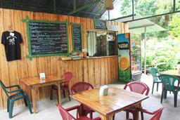 chicken joes tables wideshot 7