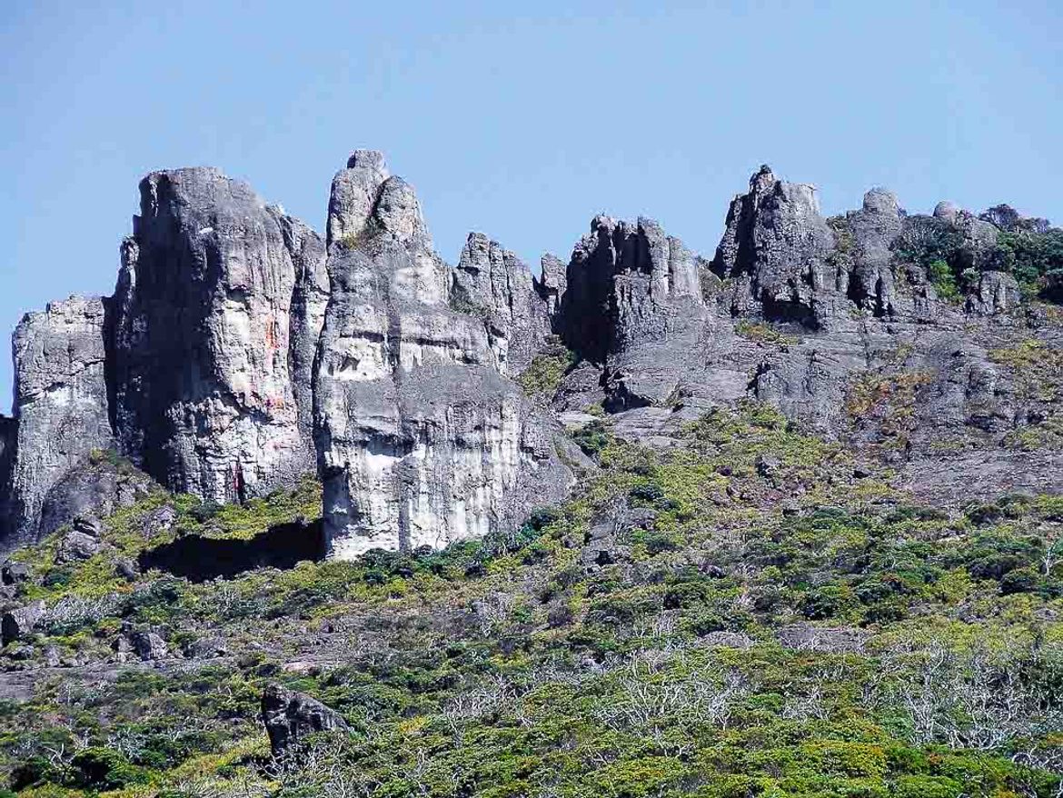 Los Crestones Rock Formations