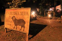 pecora nera sign 10