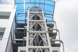 p smart parking for 16 compact cars