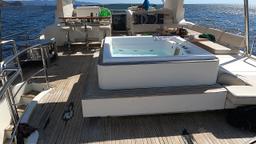 yacht azumit sundeck step to jacuzzi
