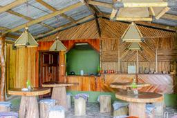 restaurant daytime 10