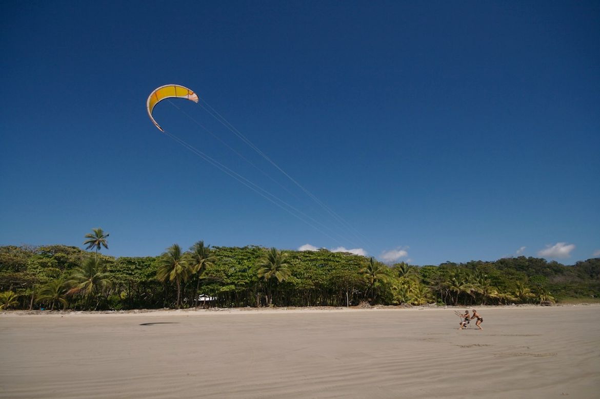 Kitesurfing at Playa Hermosa near Mal Pais
