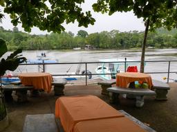 perla del sur resturant riverbank view