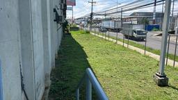 warehouse with ample parking for sale view 025