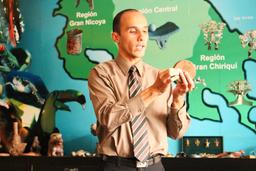 jewelry employee explaining 5