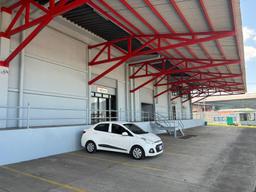 warehouse with ample parking for sale view 003