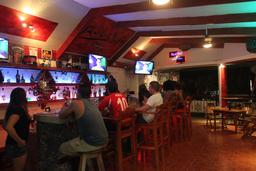 restaurant bar area5