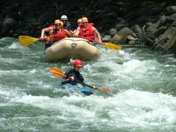 rios tropicales savegre river rafting safety kayak 2