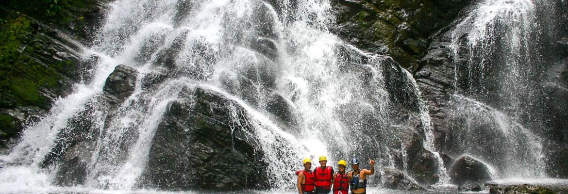 rios tropicales savegre river rafting waterfall 1