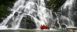 rios tropicales savegre river rafting waterfall 1