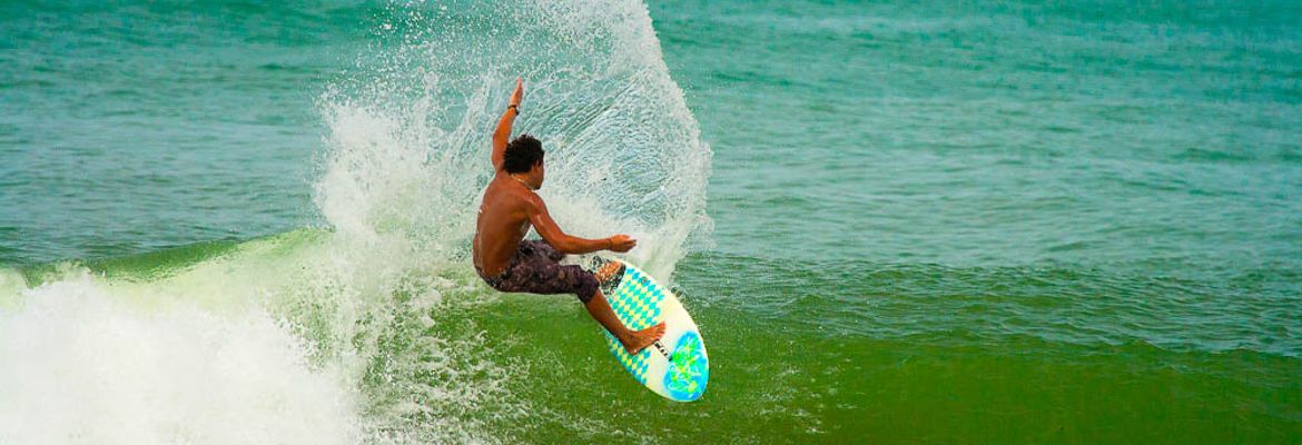 surfing playa cocles 10