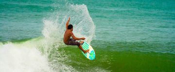 surfing-playa-cocles-10