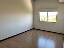 two story apartment for sale in a sabana complex view 002