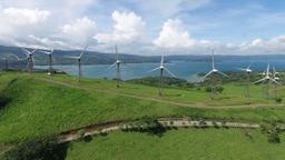 windmills_on_side_of_lake_arenal_0054