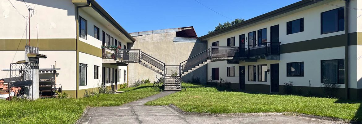 vacant apartment complex investment view 013