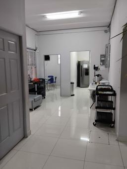 neo colonial mansion converted for office space on the main avenue of san jose city view 005