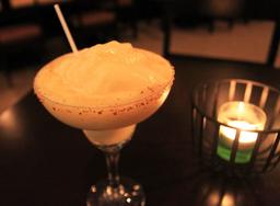 mono verde margarita 1