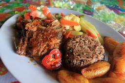 miss junies restaurant carribbean stewed chicken 1