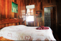        la isla inn room 
  - Costa Rica