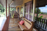        hotel jardines de montana patio 
  - Costa Rica