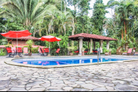        pool 
  - Costa Rica