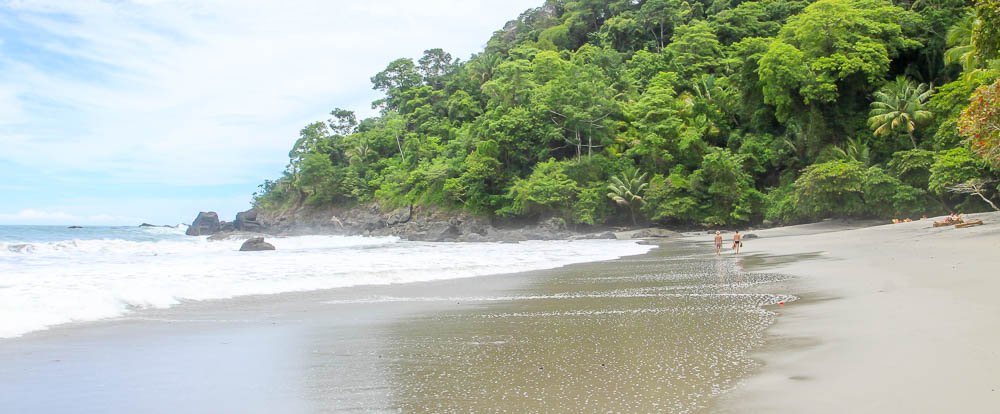 playa playitas manuel antonio shoreline 
 - Costa Rica