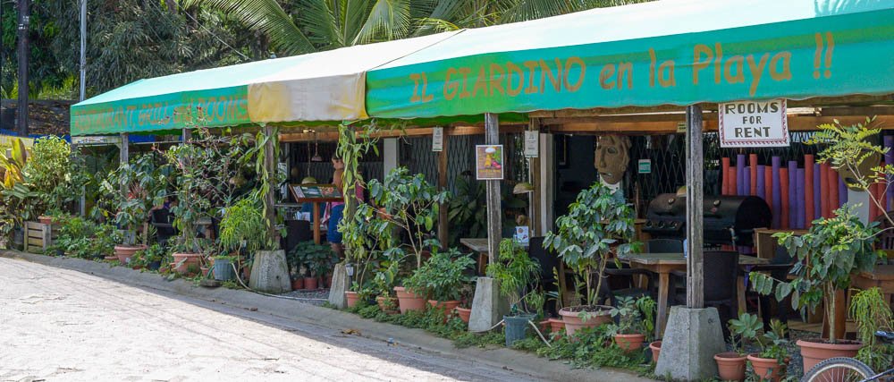il giardino restaurant facade puerto jimenez
 - Costa Rica
