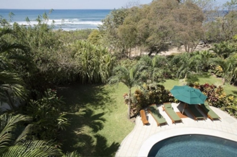 beachfront pool and views
 - Costa Rica
