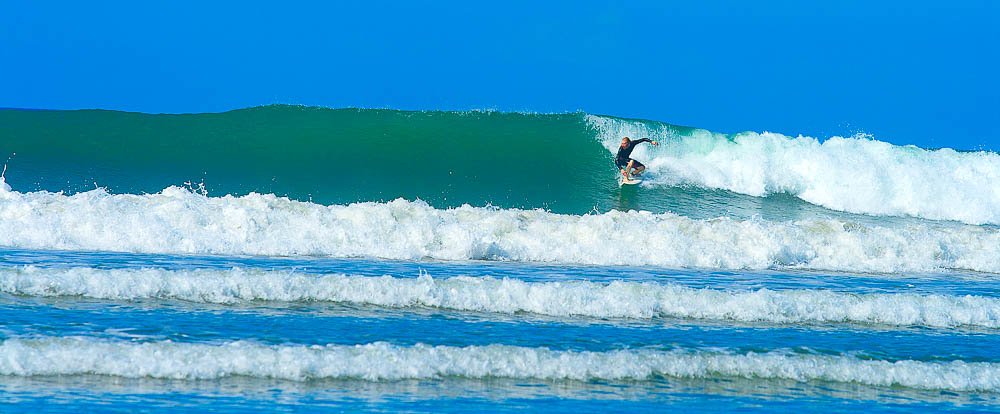 big waves playa el carmen santa teresa
 - Costa Rica