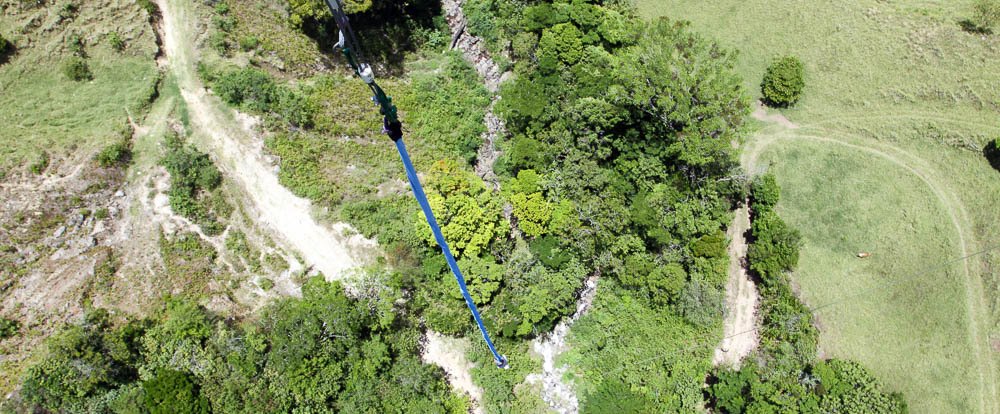 extremos at the bottom of bungee 
 - Costa Rica
